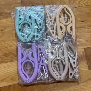 12 Pack Foldable Travel Hangers Set